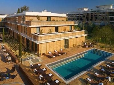 Courtyard By Marriott1