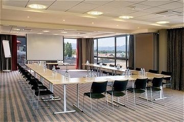 Holiday Inn2