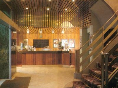 โฮเทล เลอ รอกรัว (Hotel Le Rocroy)1