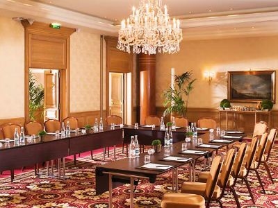 โรงแรมปารีสแมริออท ชองเซลีเซ่ (Marriott Champs Elysees)2