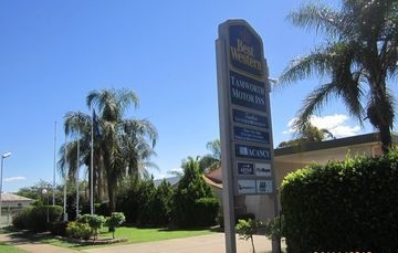 แทมเวิร์ธ มอเตอร์ อินน์ แอนด์ เคบินส์ (Tamworth Motor Inn & Cabins)1