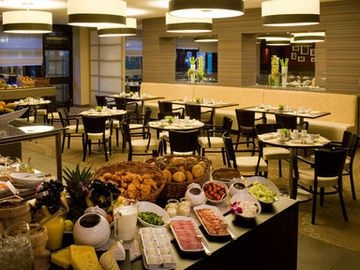 Crowne Plaza City Centre4