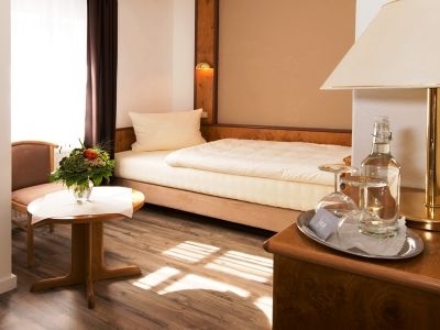 Goldene Kanne1