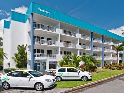 เอกินคอร์ต บีชฟรอนต์ อพาร์ตเมนต์ (Agincourt Beachfront Apartments)0