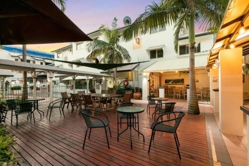 Cairns Queens Court2