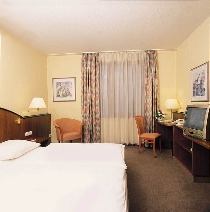 Ramada Europa2