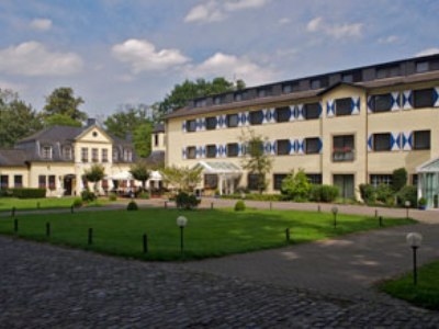 Park Schloss Hohenfeld1