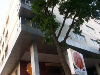 37th Crescent (T)0