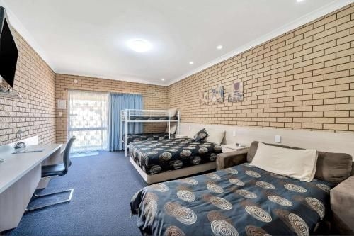 Comfort Inn Warwick4