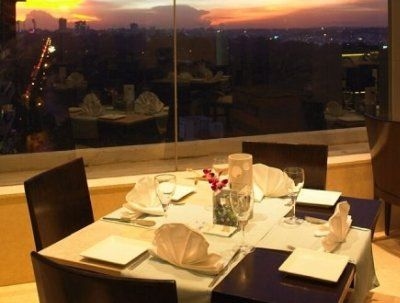 Royal Orchid Central (C)3