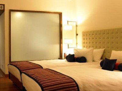 Royal Orchid Central (T)4