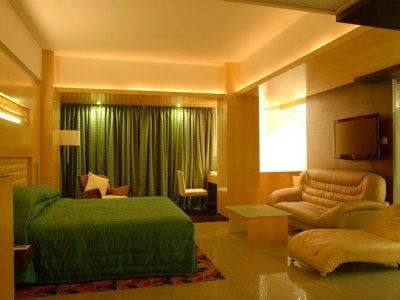 โรงแรมเพนินซูล่า แกรนด์ (Hotel Peninsula Grand)3