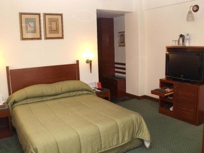 เดอะ ชาลีม่าร์ โฮเต็ล (The Shalimar Hotel)2