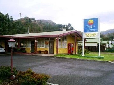 Gold Rush Inn1