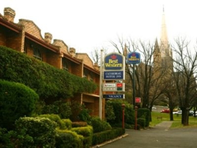 Cathedral Motor Inn1