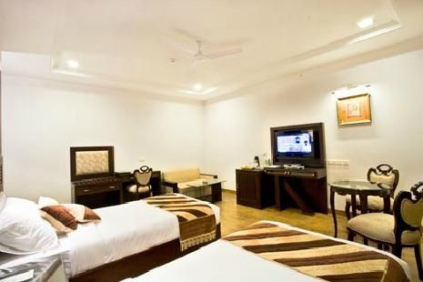 Parkland Kailash Colony (C)3