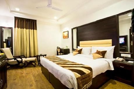 Parkland Kailash Colony (C)1
