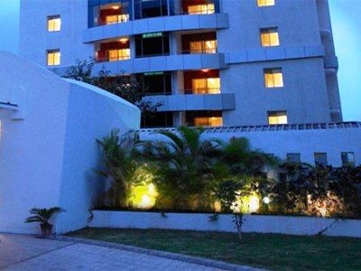 Royal Orchid Golden Suites (T)0
