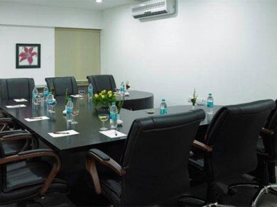 Royal Orchid Golden Suites (T)3