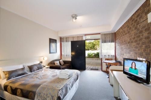Lorne Coachman Inn3