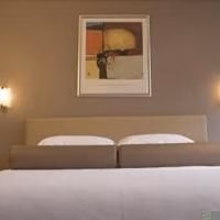 Easystay Motel3