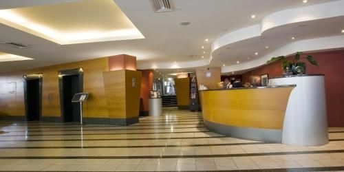 แคลเรียน สวีท เกทเวย์ (Clarion Suites Gateway)1