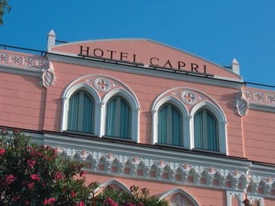 Capri1