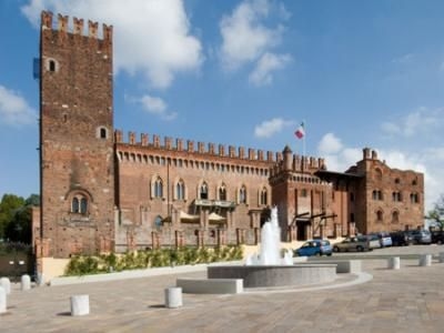 Castello Di Carimate0