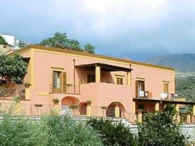 Villa De Pasquale0