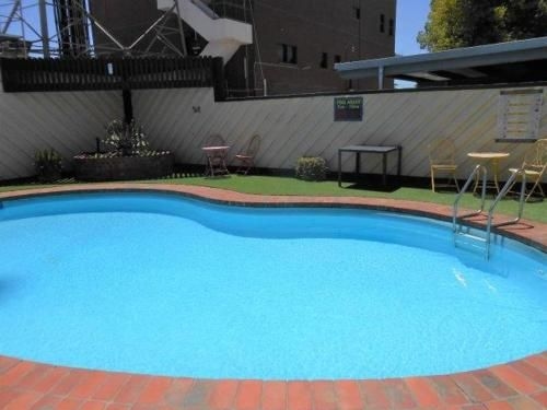 ทราเวลเลอร์ เรสต์ มอเตอร์ อินน์ (Travellers Rest Motor Inn)2