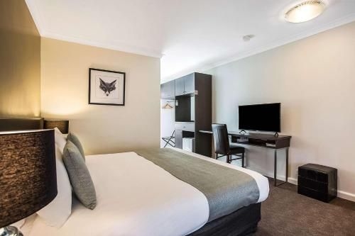 คอมฟอร์ต อินน์ เวสเทิร์น (Comfort Inn Western)1