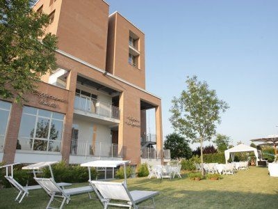 Ramada Emilia1