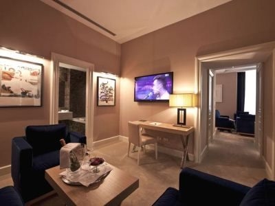 The First Luxury Art (Deluxe - Min Stay)4