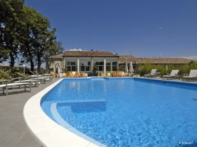 Relais Villa Roncuzzi3