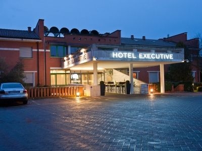Hotel Executive0