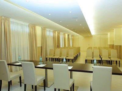 Hotel Executive3