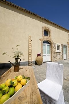 Borgo Pantano0