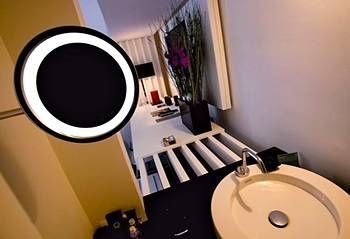Una Hotel One2