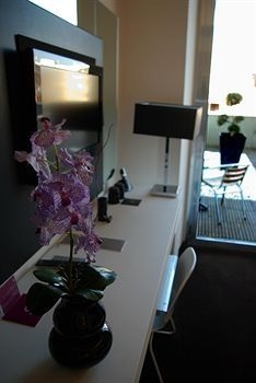 Una Hotel One4
