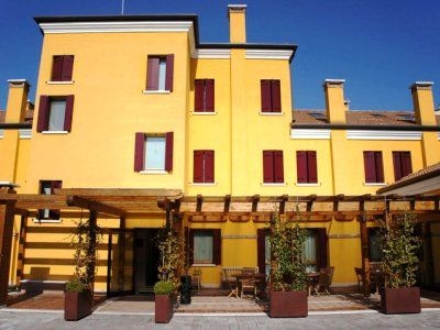 Villa Costanza1