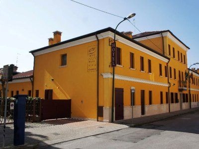 Villa Costanza0
