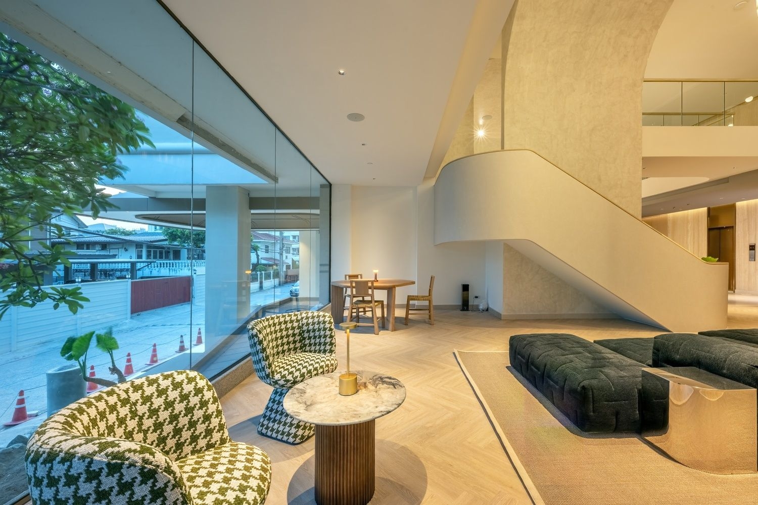 รอยส์ โฮเทล กรุงเทพฯ (ROYS Hotel Bangkok)4