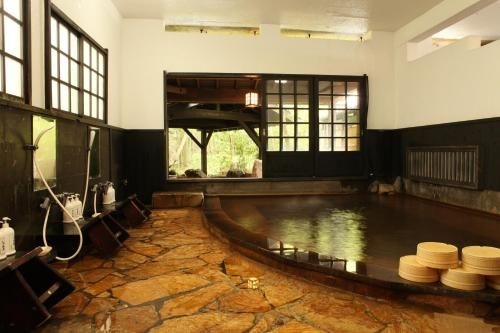 เรียวกัง วะกะบะ (Ryokan Wakaba)1