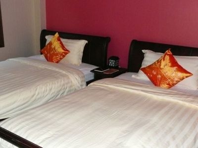 Jade Hotel1