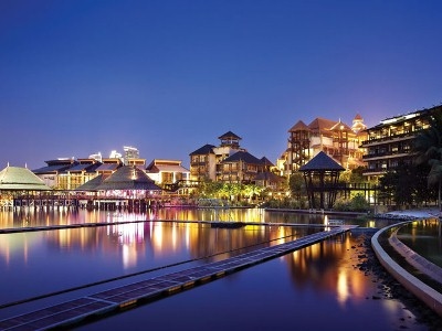 Pullman Putrajaya Lakeside1