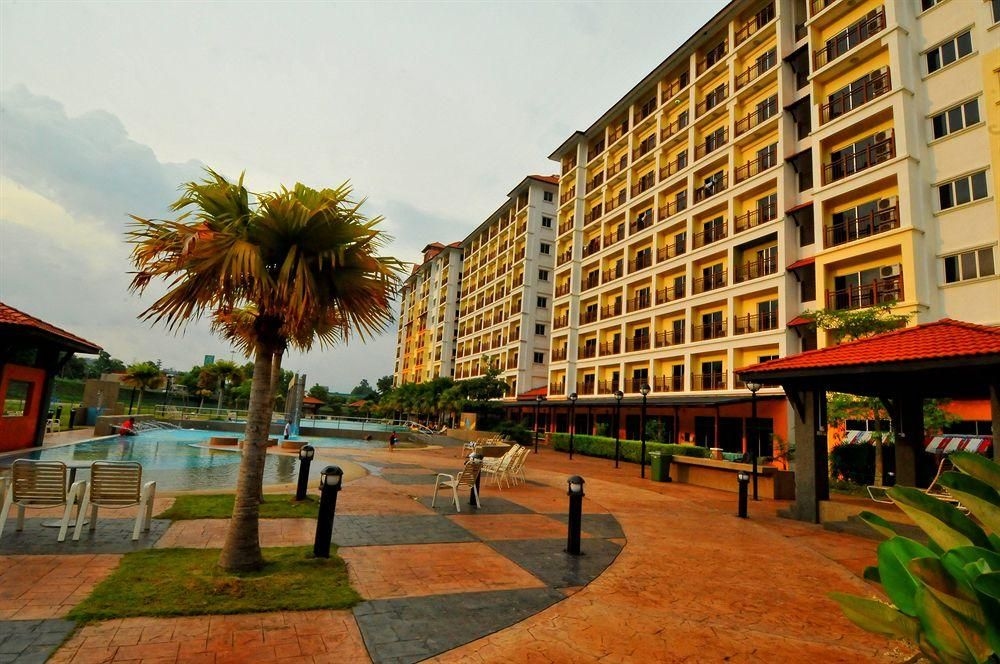 Bukit Merah Laketown Resort3