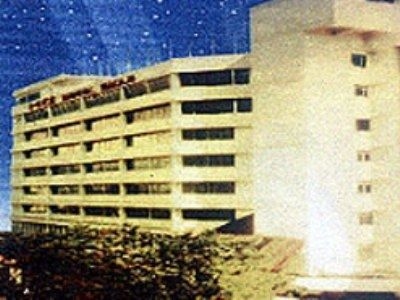 โรงแรมเอมาส (Hotel Emas)1