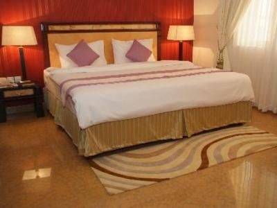 Tulip Inn4