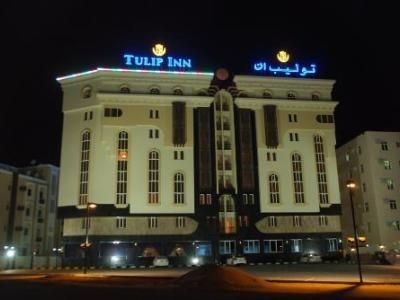 Tulip Inn0