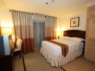 Crown Regency Suites Mactan3
